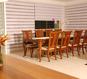 As Persianas Rolô proporcionam ao seu ambiente leveza, praticidade e harmonia. Encontre na Finesse a sua persiana sob medida!