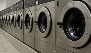 Na Finesse Decorações realizamos lavagem especial de Cortinas e Persianas. Usamos a técnica de lavagem adequada para cada tipo de cortina, eliminando assim toda a sujeira sem danificar o material. Mantenha o seu ambiente sempre Limpo e Decorado! Entre em contato, atendemos Brasília e Região.