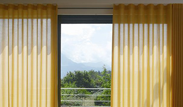 Na Finesse Cortinas, além da fabricação, temos experiência na manutenção como reformas e lavagens de cortinas e persianas. Oferecemos serviços de retirada e instalação.